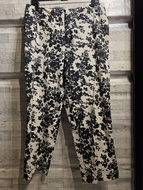 GAP Black Floral Stretch Crop Pants on Cream